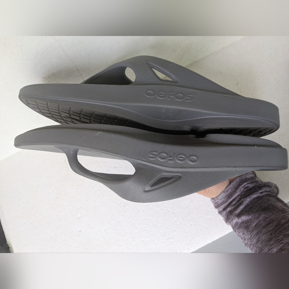 *NEW* Oofos Ooriginal Thong Sandals - Picture 7 of 7